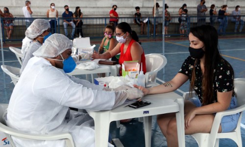 Testagem em massa para o coronavírus é realizada no bairro Vista Alegre, em BM